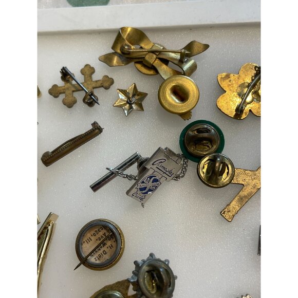 Vintage Collectible Pin & Fob Lot - Military Union Figural Awards & More Assorte - Picture 14 of 16